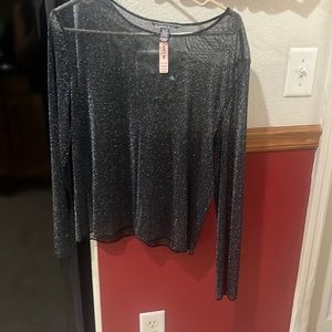 Victoria’s Secret long sleeve shirt. Blingy Sz m. Nwt
